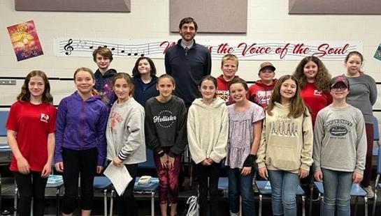 6th Grade Chorus Learns Spanish Lullaby